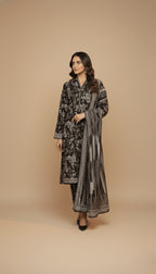 Binsaeed Black and White Floral Print Khaddar 3PC Suit with Shawl | SuitsMeUK